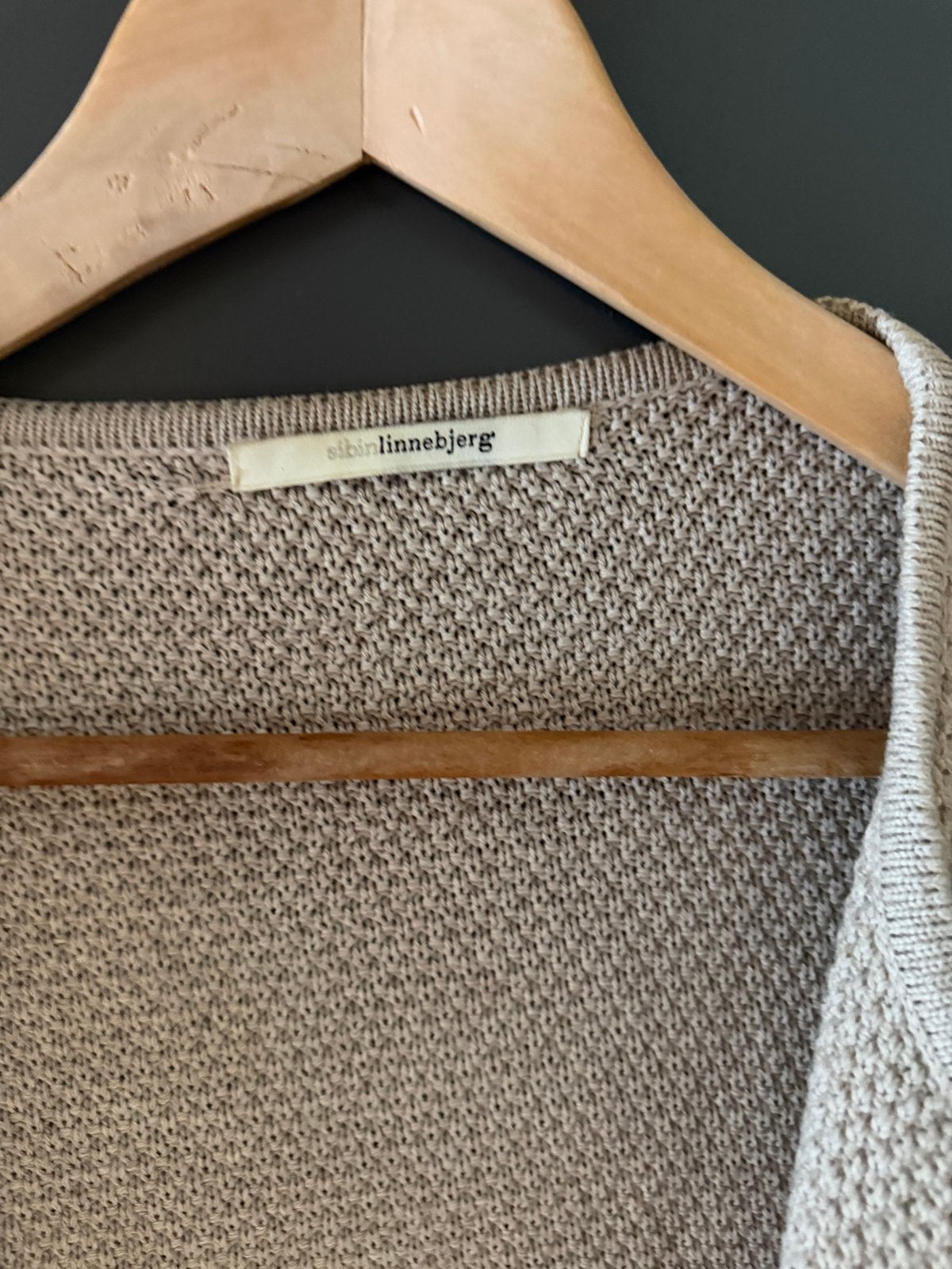 Sibin Linnebjerg vest van merinowol en acryl, Kleding | Dames, Ophalen of Verzenden, Zo goed als nieuw, Maat 36 (S), Beige