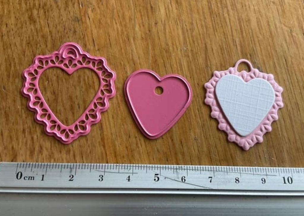 Snijmal set 2 hartjes van Marianne design 1243, Hobby en Vrije tijd, Kaarten | Zelf maken, Ophalen of Verzenden, Zo goed als nieuw