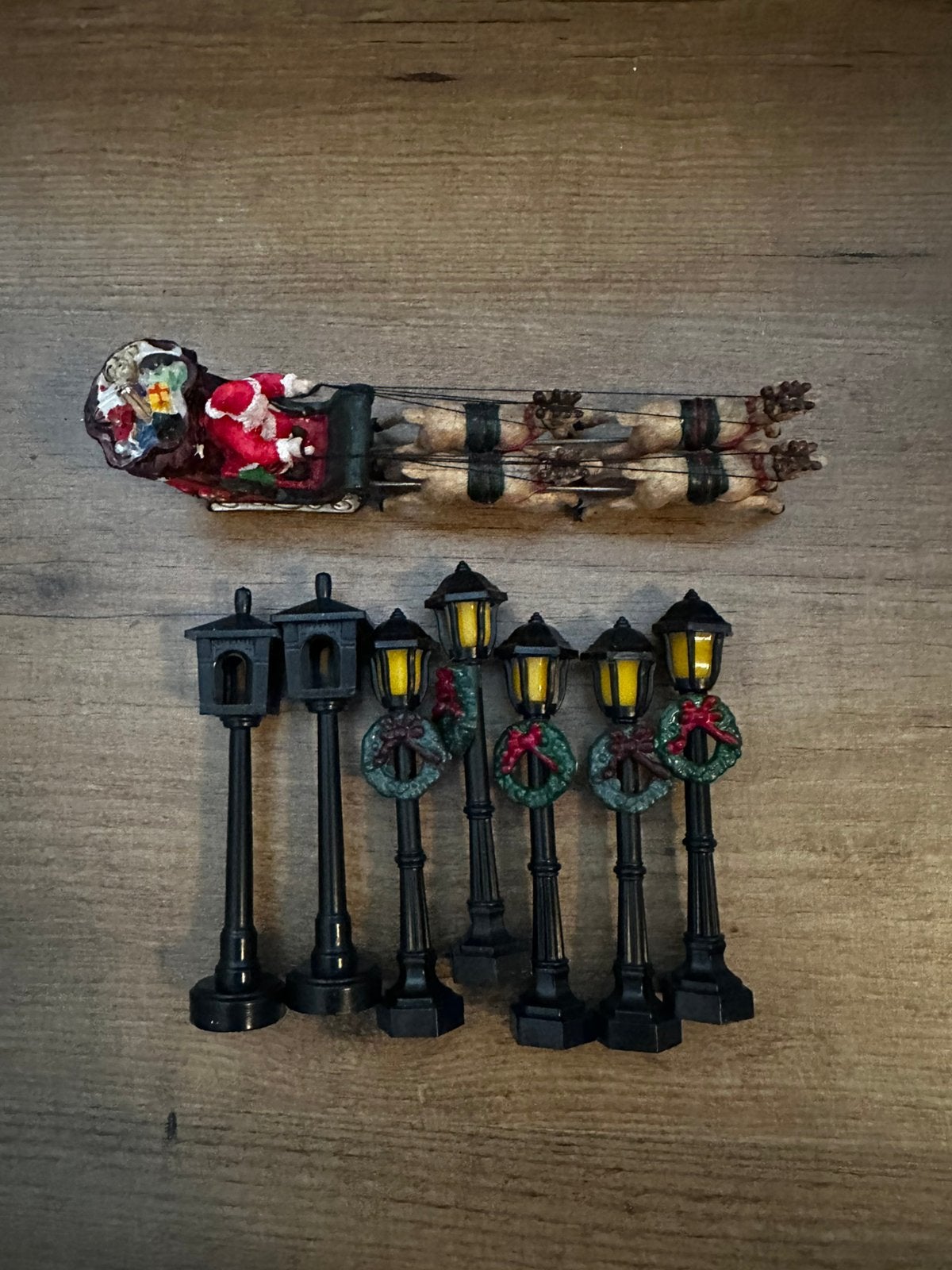 Kerstman met slee en rendieren + lantarenpaaltjes, Diversen, Ophalen of Verzenden, Zo goed als nieuw