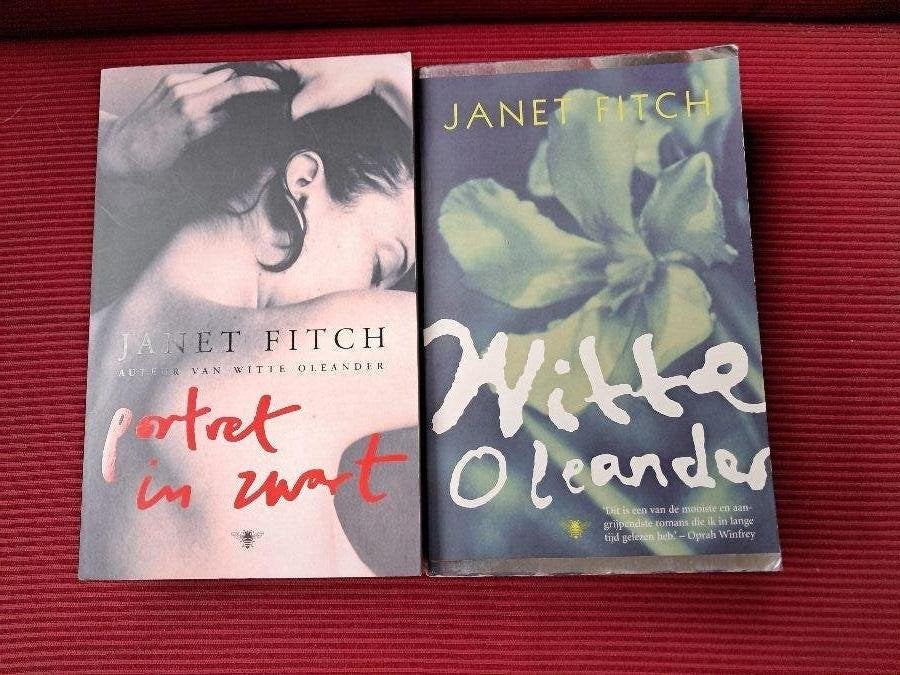 Janet Fitch 2 x: witte oleander,portret in zwart, Ophalen of Verzenden, Zo goed als nieuw
