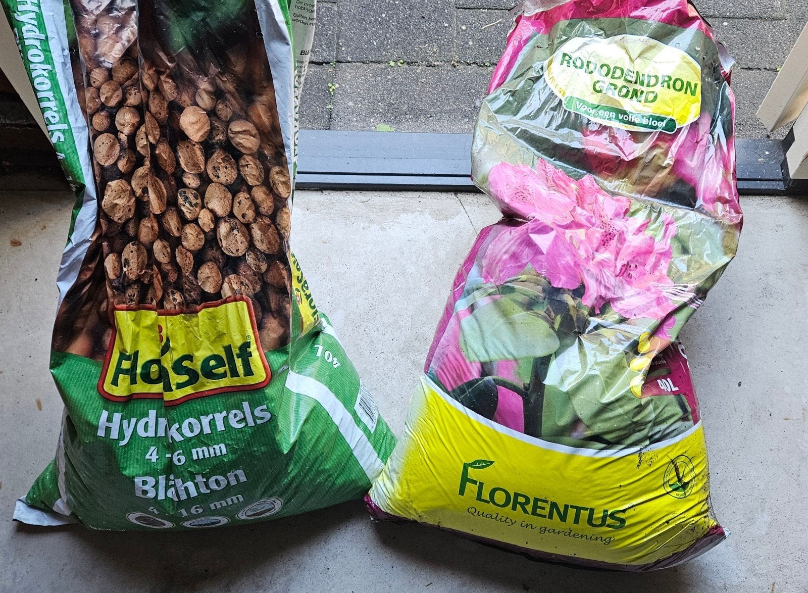 Hydrokorrels en Rododendron Grond - Nieuw, Ophalen, Nieuw, Overige typen