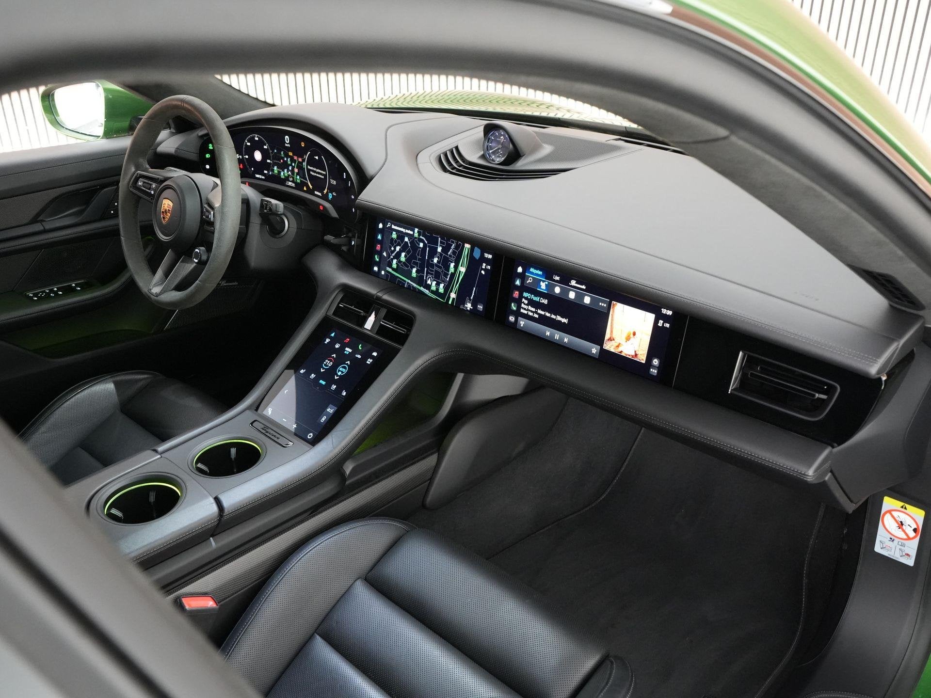 Porsche Taycan Sport Turismo Turbo S 625pk 93 kWh |BTW|PTS M, Auto's, Automaat, Stof, Gebruikt, Zwart
