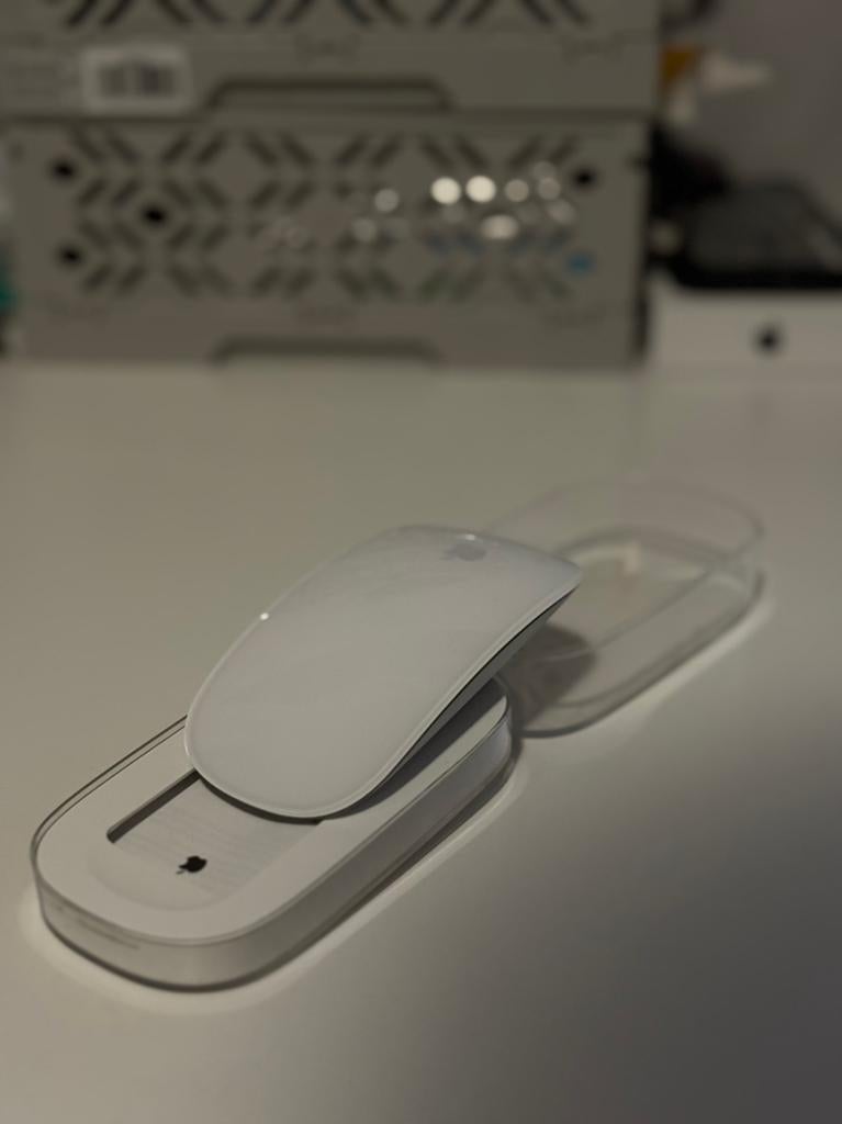 APPLE MAGIC MOUSE 2 ZELDEN GEBRUIKT, Ophalen, Rechtshandig, Muis, Zo goed als nieuw
