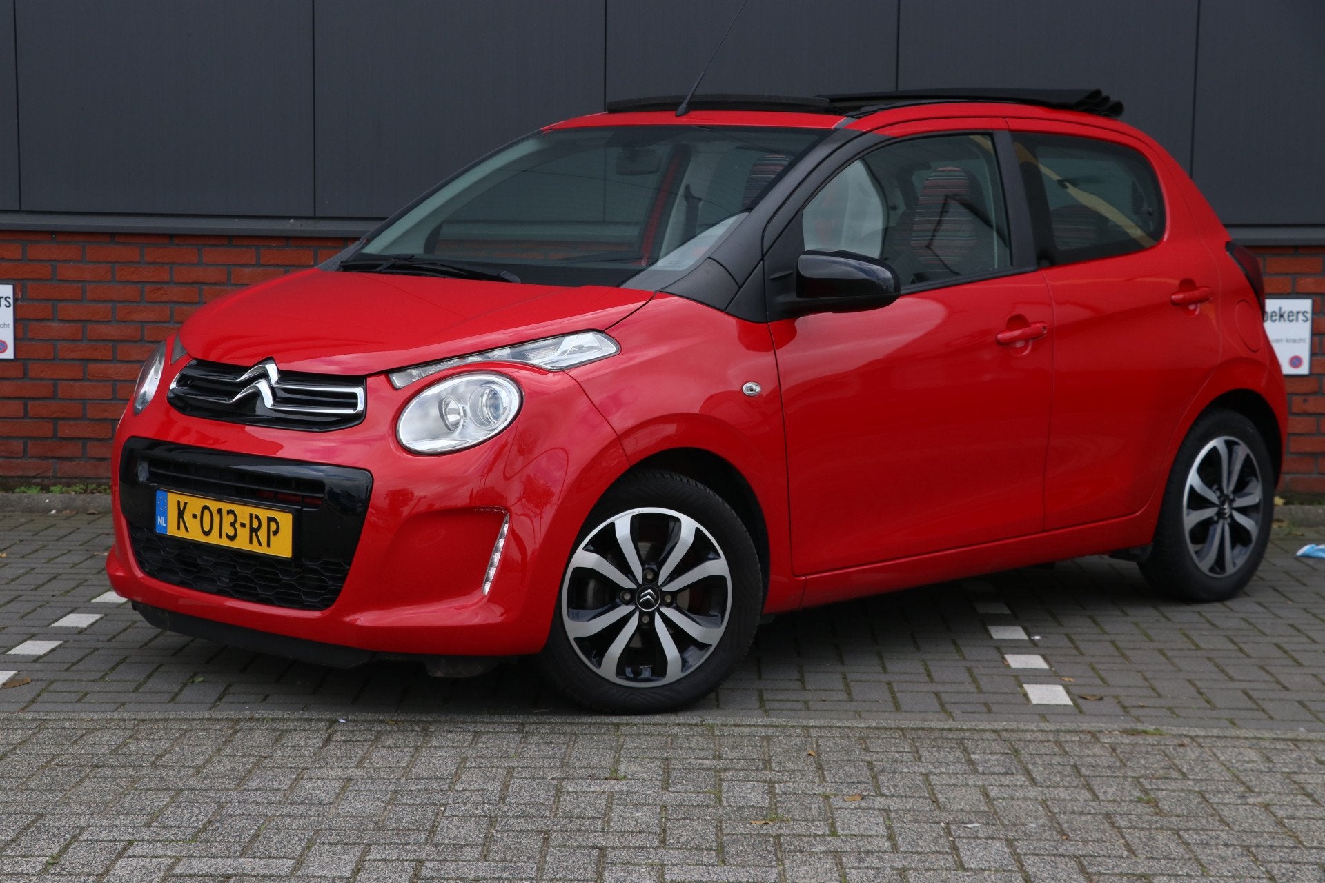 Citroën C1 1.0 VTi Airscape Shine automaat | open dak |, Auto's, Gebruikt, Euro 6, Verwarmde buitenspiegels, 4 stoelen