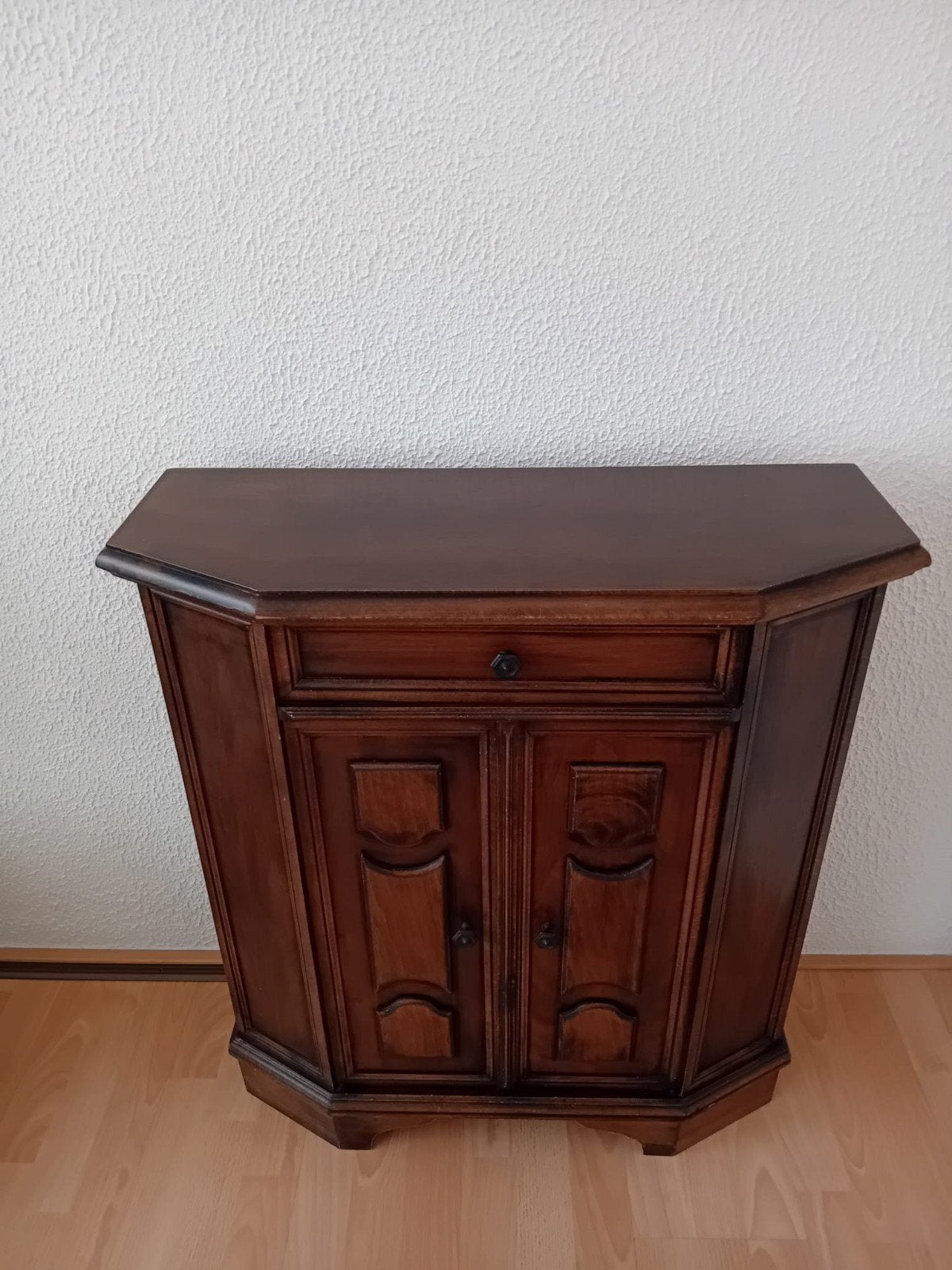 Mahonie kleurig halkastje met lade en deurtjes, Ophalen