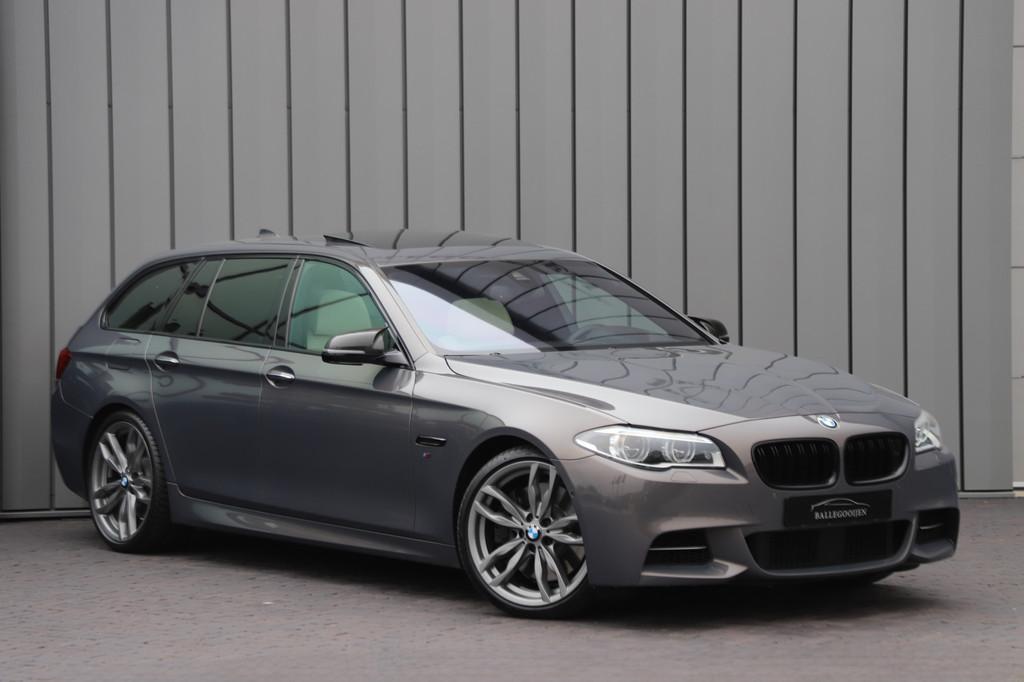 BMW 5 Serie Touring M550xd | Luchtvering | Head-up | Massage, Auto's, BMW, Automaat, Gebruikt, 2993 cc, Diesel