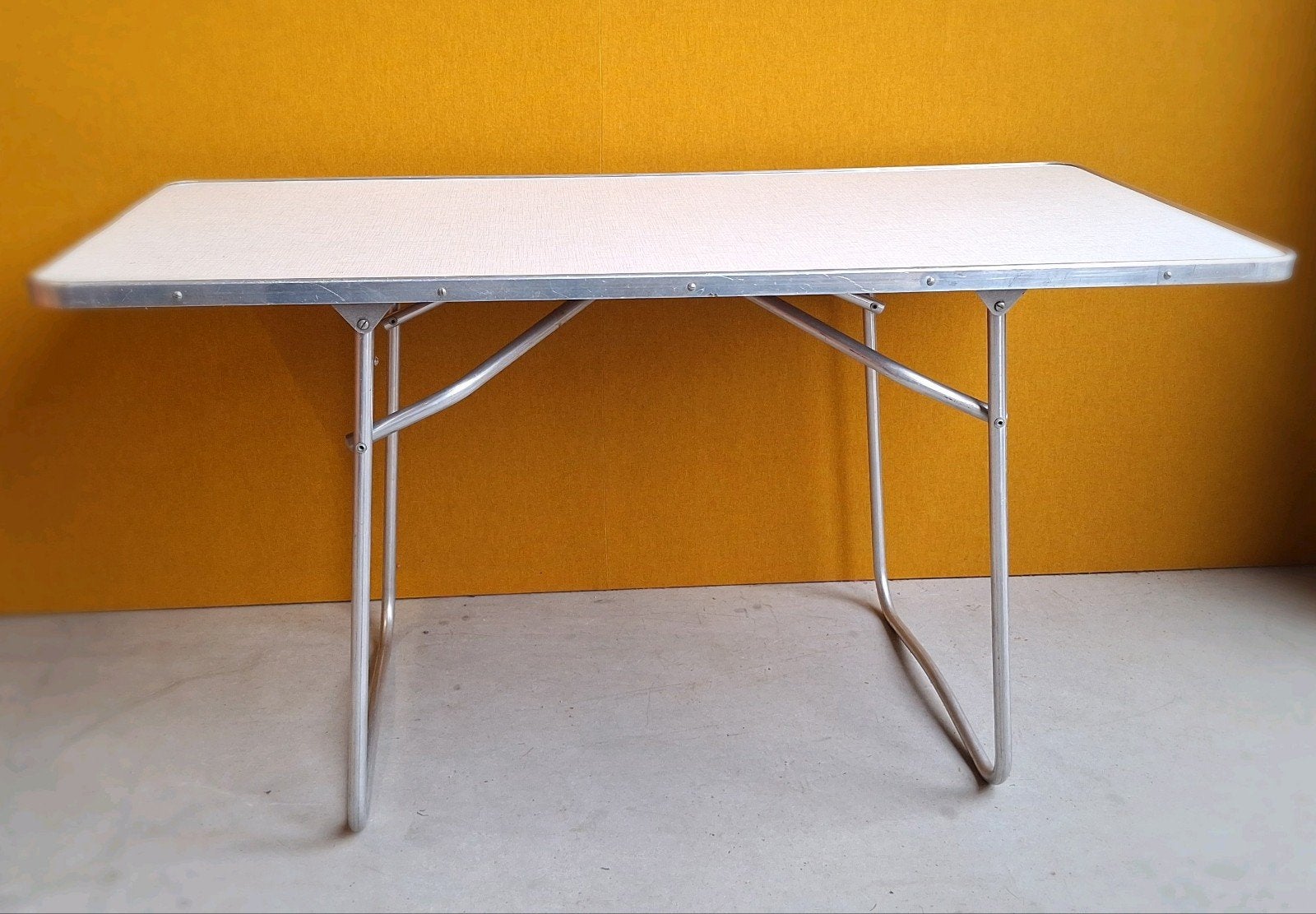 vintage camping Klaptafel (h63 b120 d60),  bijzettafeltje, Ophalen, Gebruikt, Vintage, Nvt
