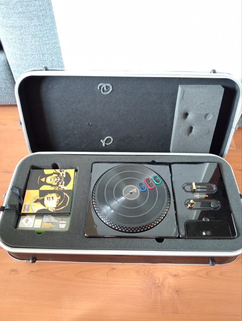 DJ Hero Renegade Edition Xbox 360, Ophalen, Muziek, 1 speler, Zo goed als nieuw