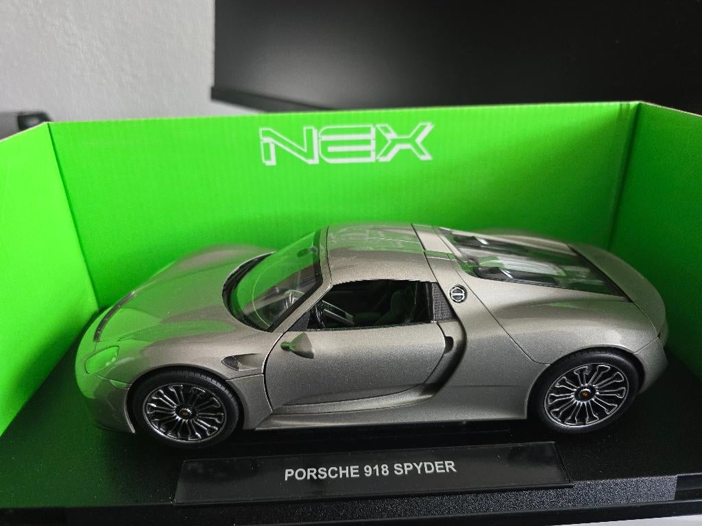 Porsche 918 spyder 1/18, Hobby en Vrije tijd, Modelauto's | 1:18, Ophalen of Verzenden, Gebruikt, Auto, Welly
