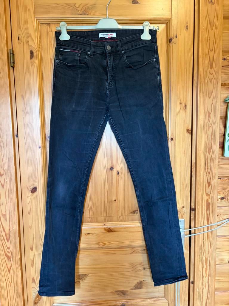 Spijkerbroek zwart Tommy Jeans 30/34 austin slim, Ophalen of Verzenden, Zo goed als nieuw, Zwart, W32 (confectie 46) of kleiner