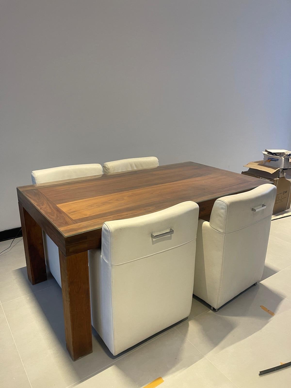 Goossens Eettafel Noten 180x100x21, Zo goed als nieuw, 150 tot 200 cm, Vier personen, Rechthoekig
