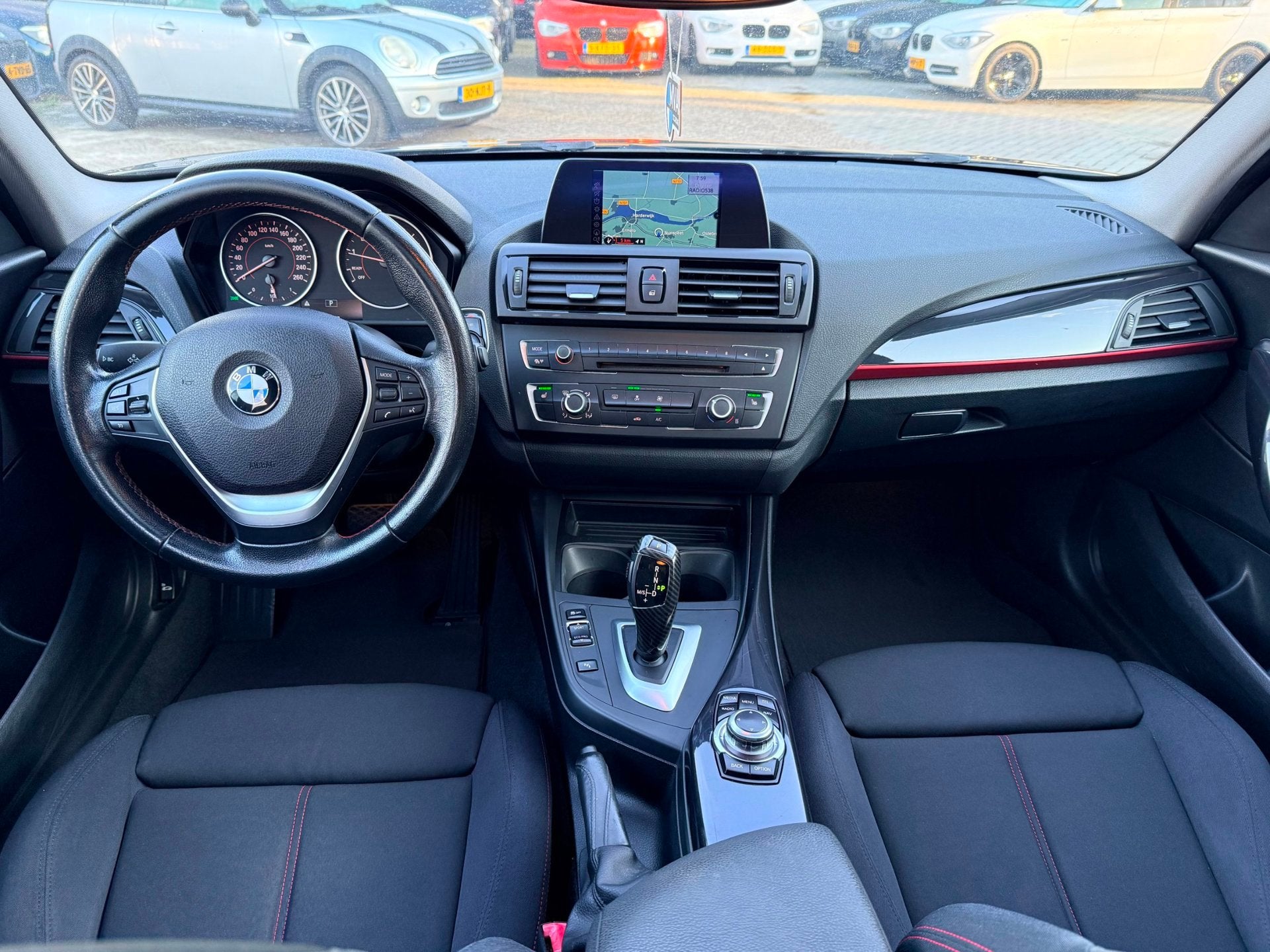 BMW 1-serie 116i Executive Sport|Nieuwe Ketting + Klepseals|, Gebruikt, 4 cilinders, Zwart, 650 kg