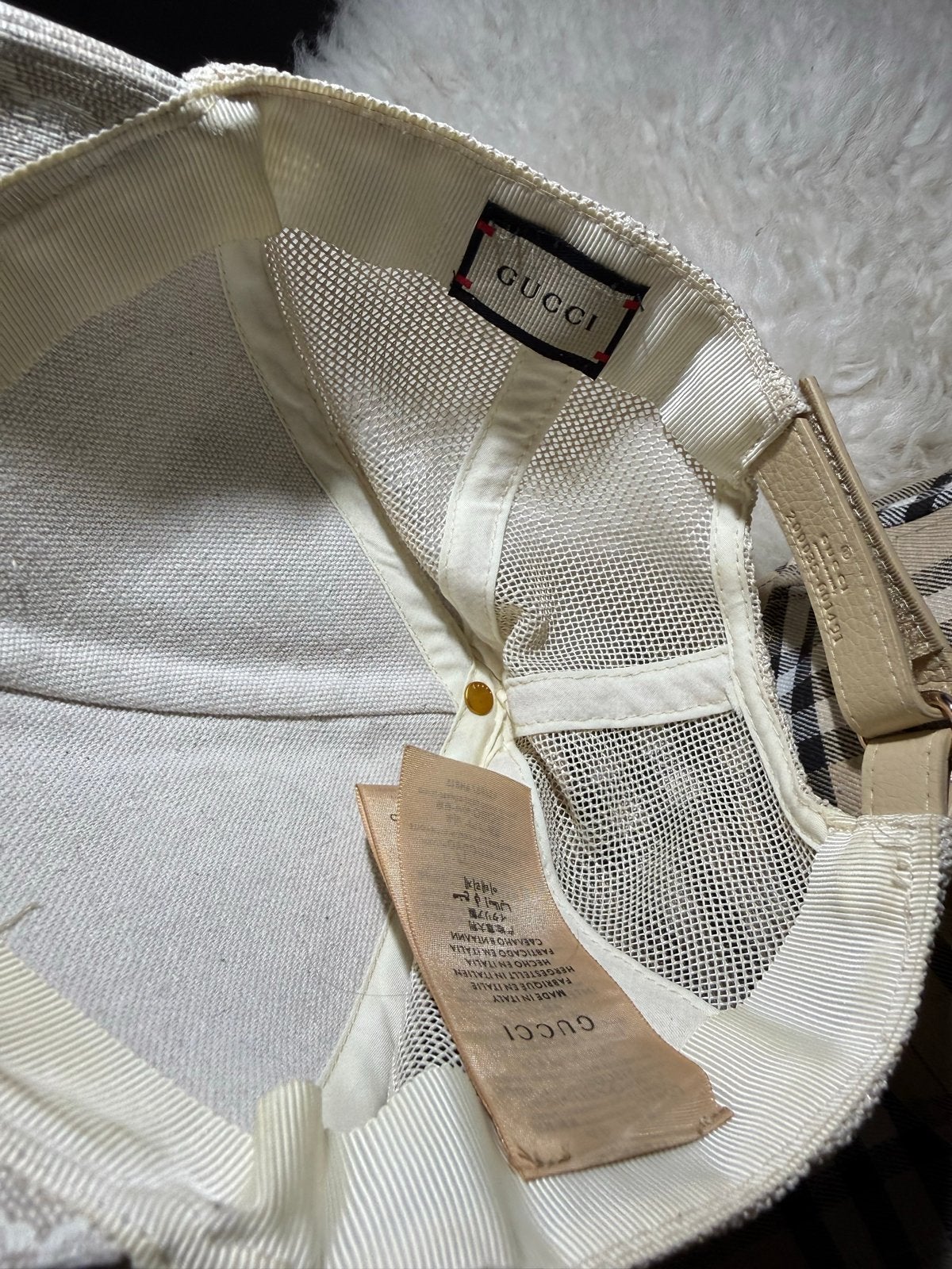 Luxe Designer Petten: Gucci, Burberry, Fendi, Ophalen of Verzenden, Zo goed als nieuw, One size fits all, Pet