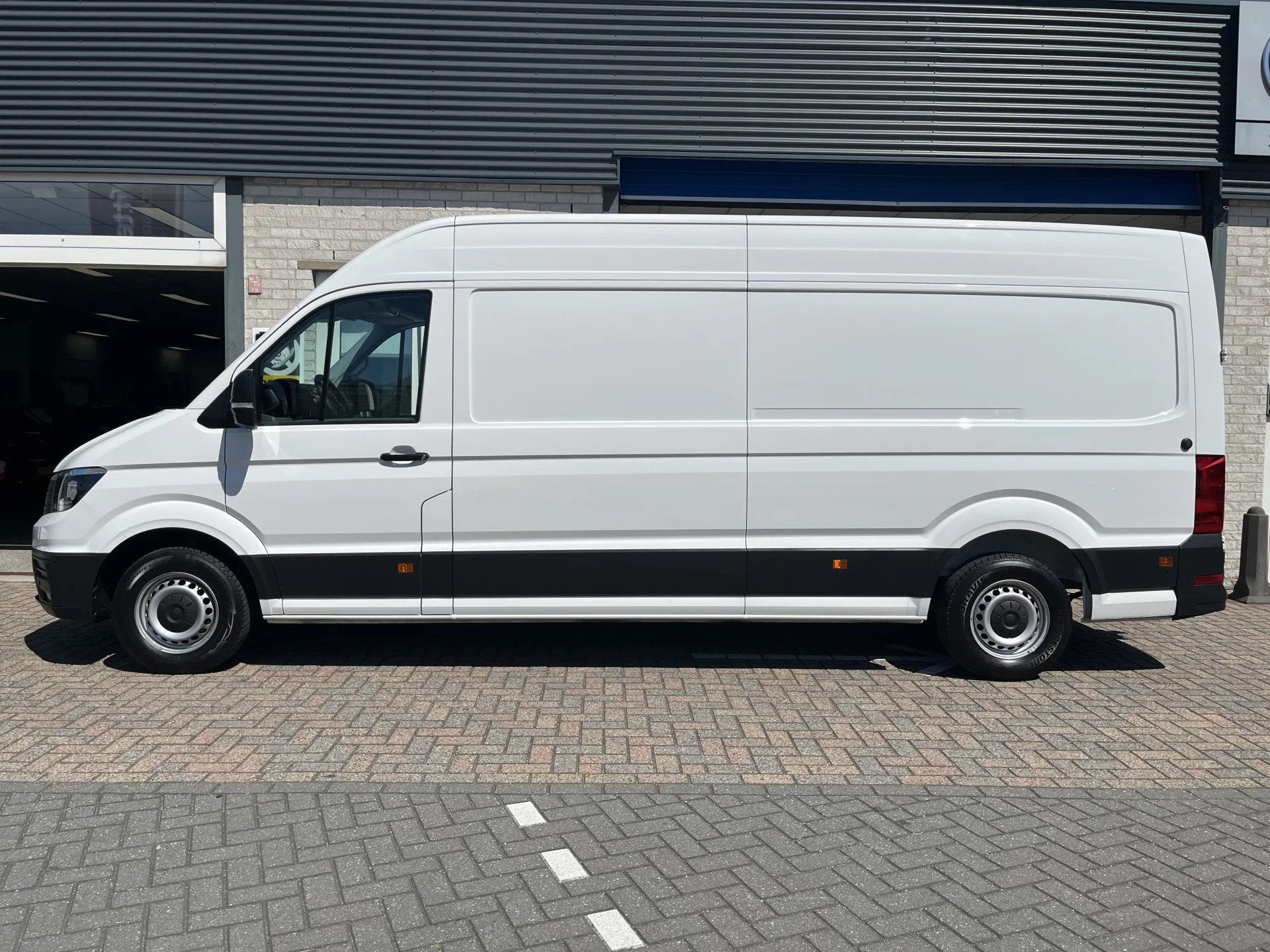 Volkswagen Crafter 35 2.0 TDI L4H3 Highline (bj 2022), Automaat, Gebruikt, Overige modellen, Wit