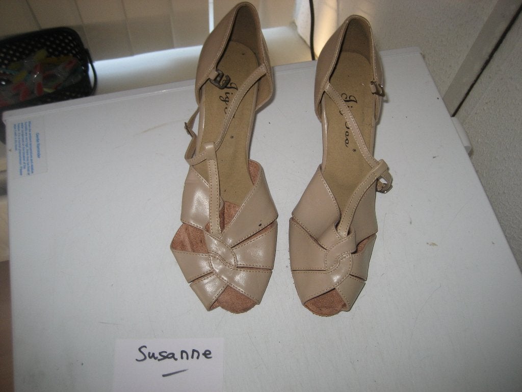 gedragen dames schoenen, Kleding | Dames, Schoenen, Pumps, Verzenden, Beige, Gedragen