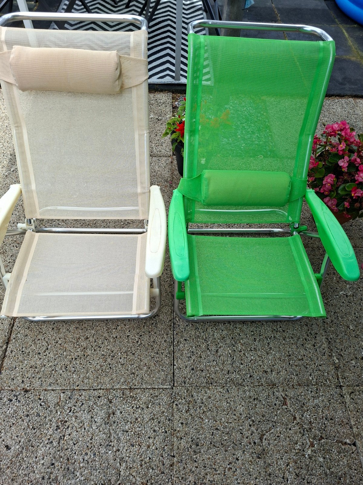 2x verstelbare ligstoelen - groen en beige, Ophalen, Gebruikt, Metaal, Verstelbaar