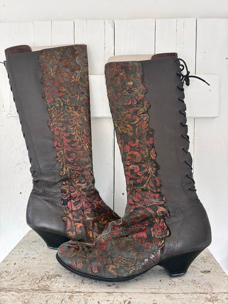 Leren laarzen met patroon jan Janssen, Kleding | Dames, Schoenen, Ophalen of Verzenden, Gedragen, Bruin, Hoge laarzen