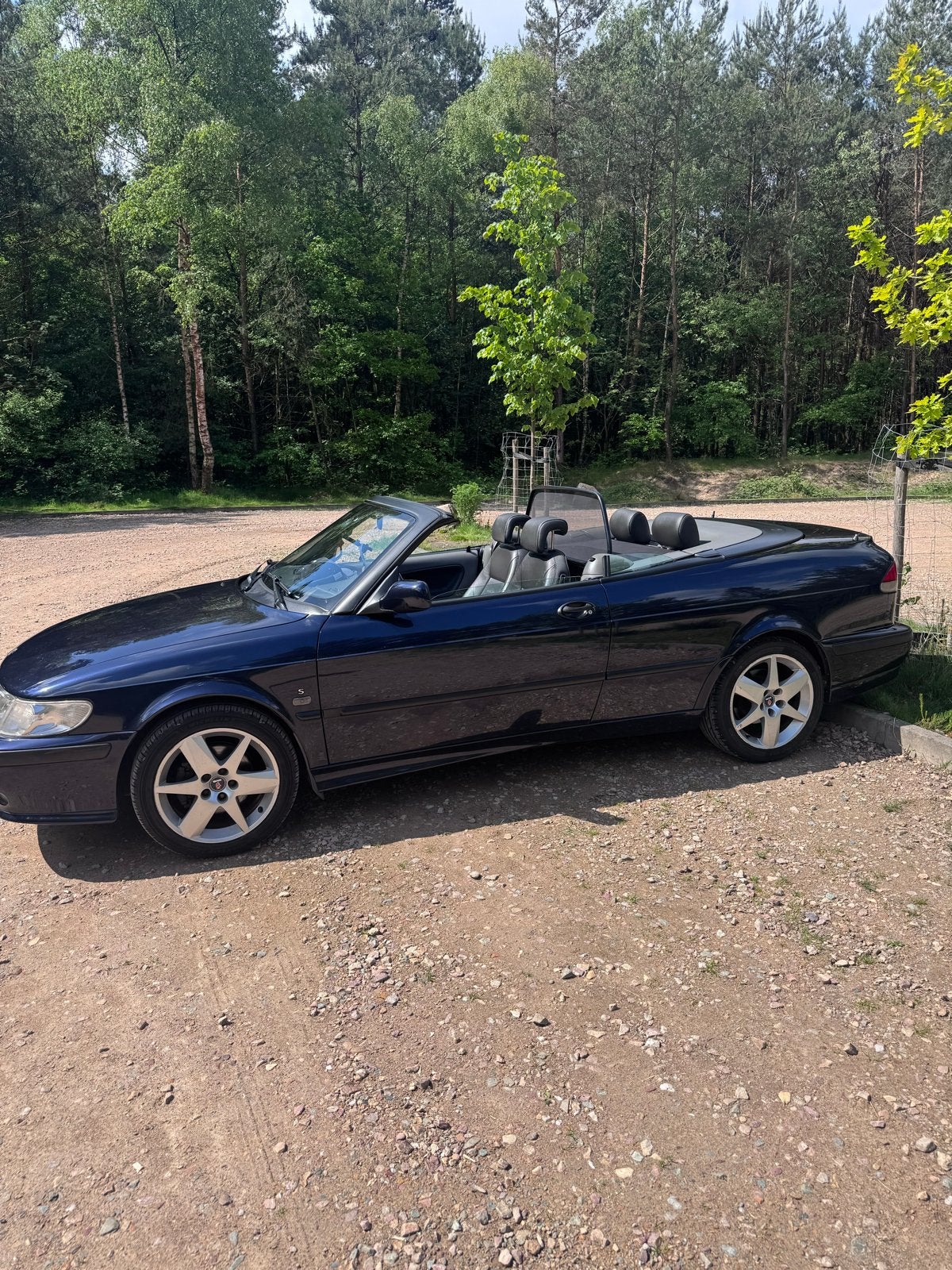 Saab 9-3 2.0 Turbo Cabrio AUT 2001 Blauw, Auto's, Saab, Zwart, 4 cilinders, Cabriolet, 75 €/maand