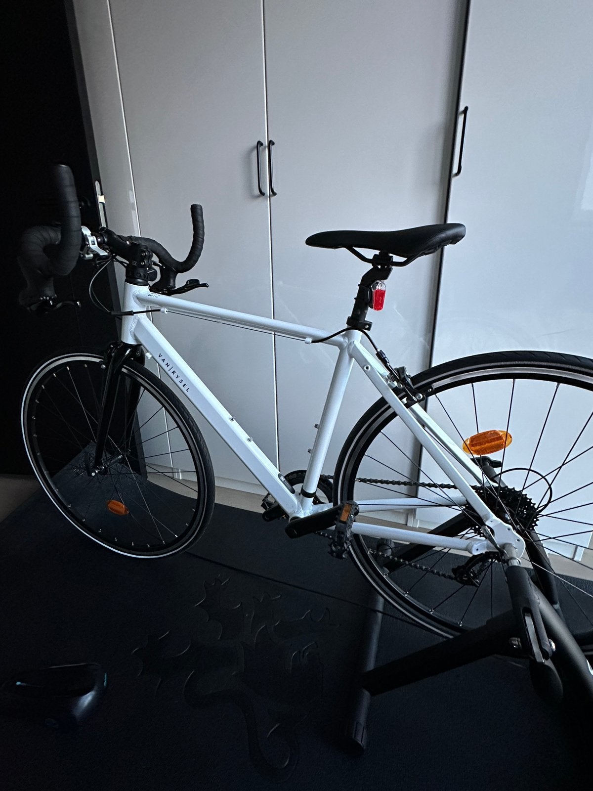 Van rysel racefiets + fietstrainer + mat