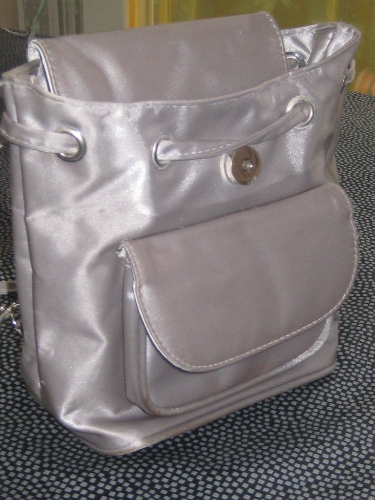 Zilverkleurig rugtasje, Sieraden, Tassen en Uiterlijk, Overige merken, Minder dan 30 cm, 25 tot 40 cm, Nieuw
