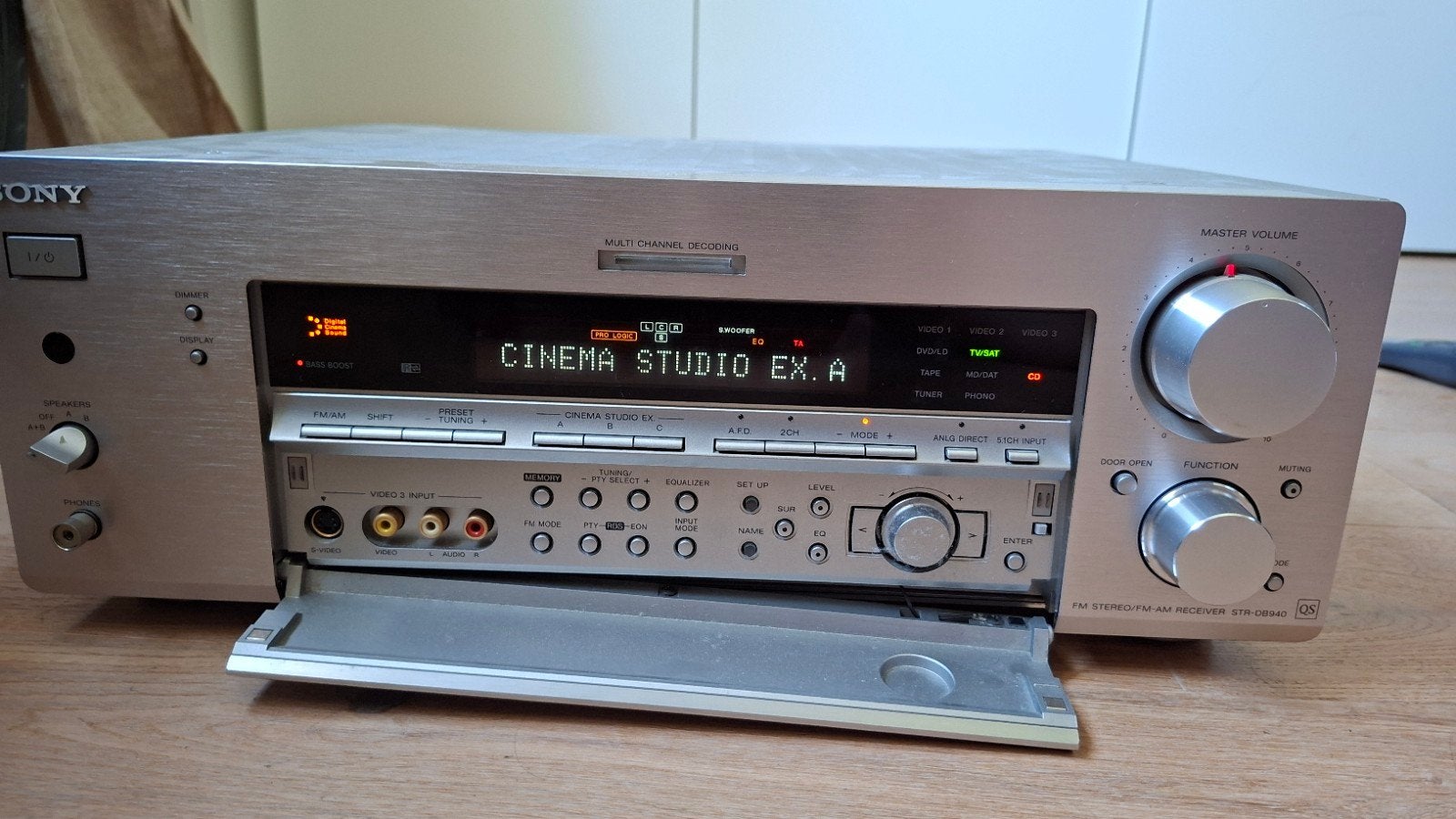Sony STR-DB940 Receiver met afstandsbediening en kabels, Gebruikt, Ophalen of Verzenden, 60 tot 120 watt, Sony