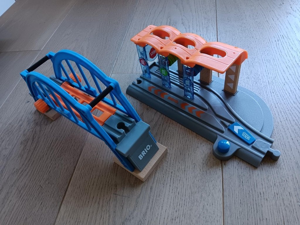 BRIO Smart Tech Hefbrug 33961 + Wasstraat 33874, Ophalen of Verzenden, Zo goed als nieuw, Overige typen