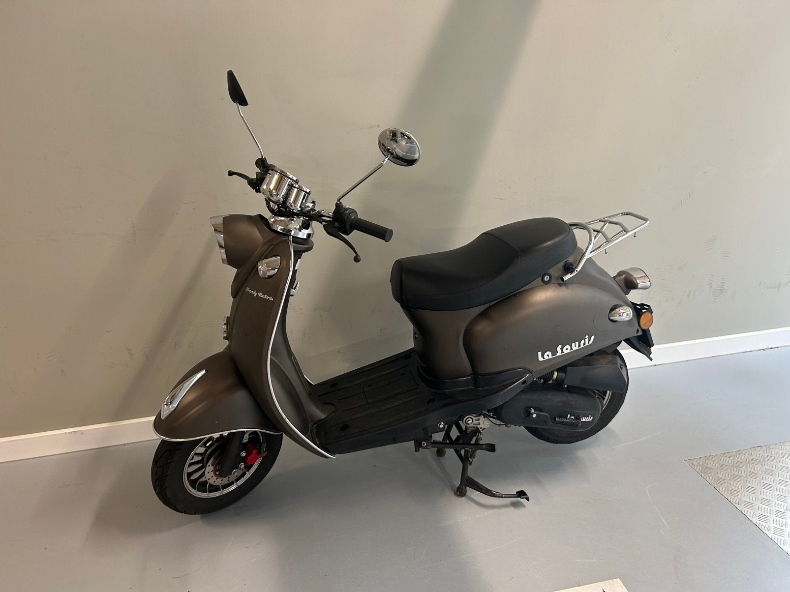 La Souris Trendy Retro 2022 – 45 km/u – Gele kentekenplaat, Fietsen en Brommers, Snorfietsen en Snorscooters, Ophalen, Zo goed als nieuw