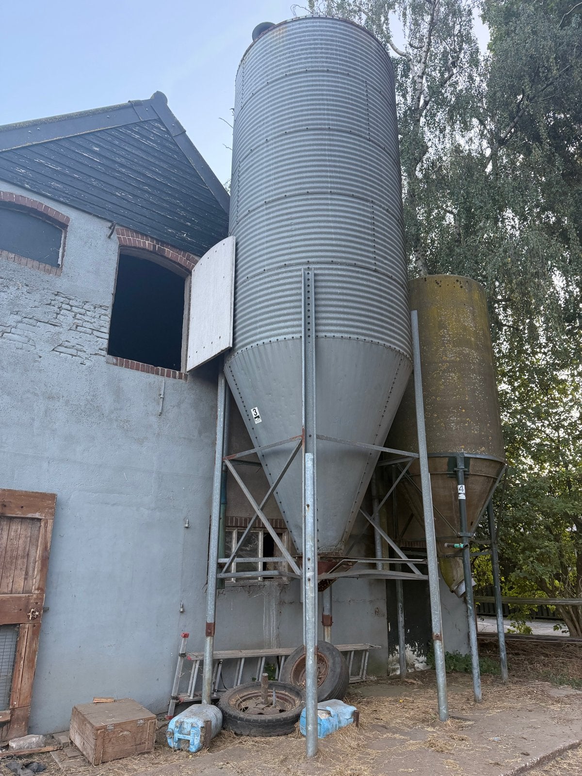 Diverse opslagsilo's voor graan of voer, Ophalen, Akkerbouw, Graan