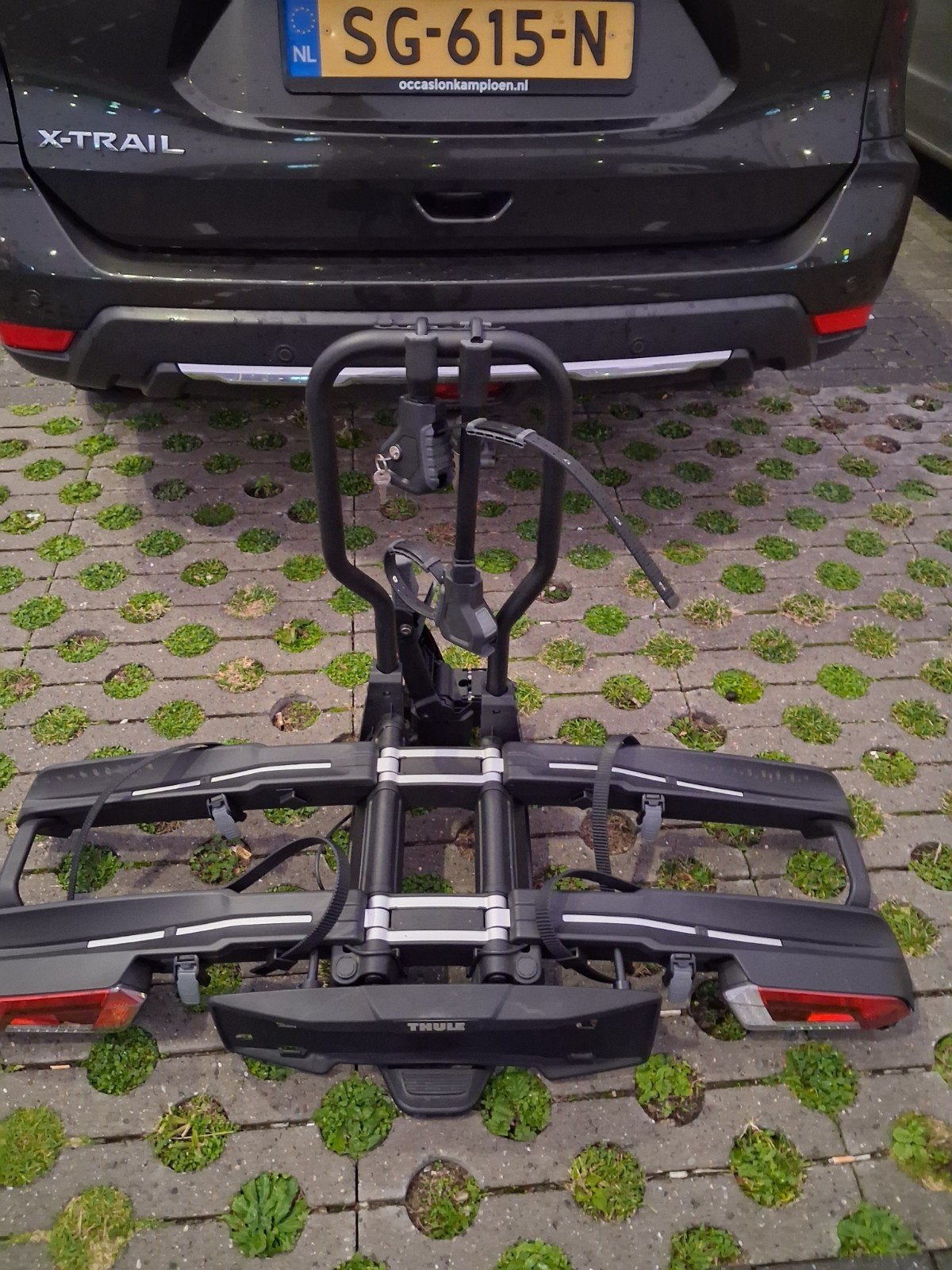 Thule EasyFold 39441 fietsendrager voor 2 fietsen, Ophalen, Zo goed als nieuw, 2 fietsen, Trekhaakdrager