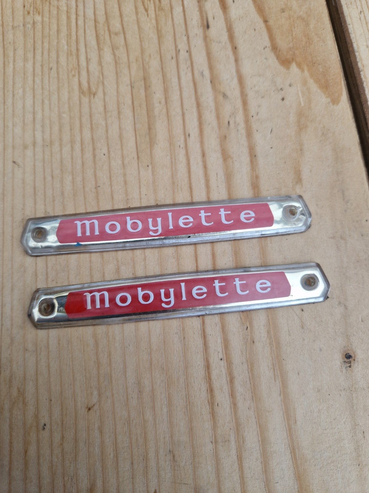 2 x Kaptein Mobylette  Embleem, Ophalen, Gebruikt, Overige merken