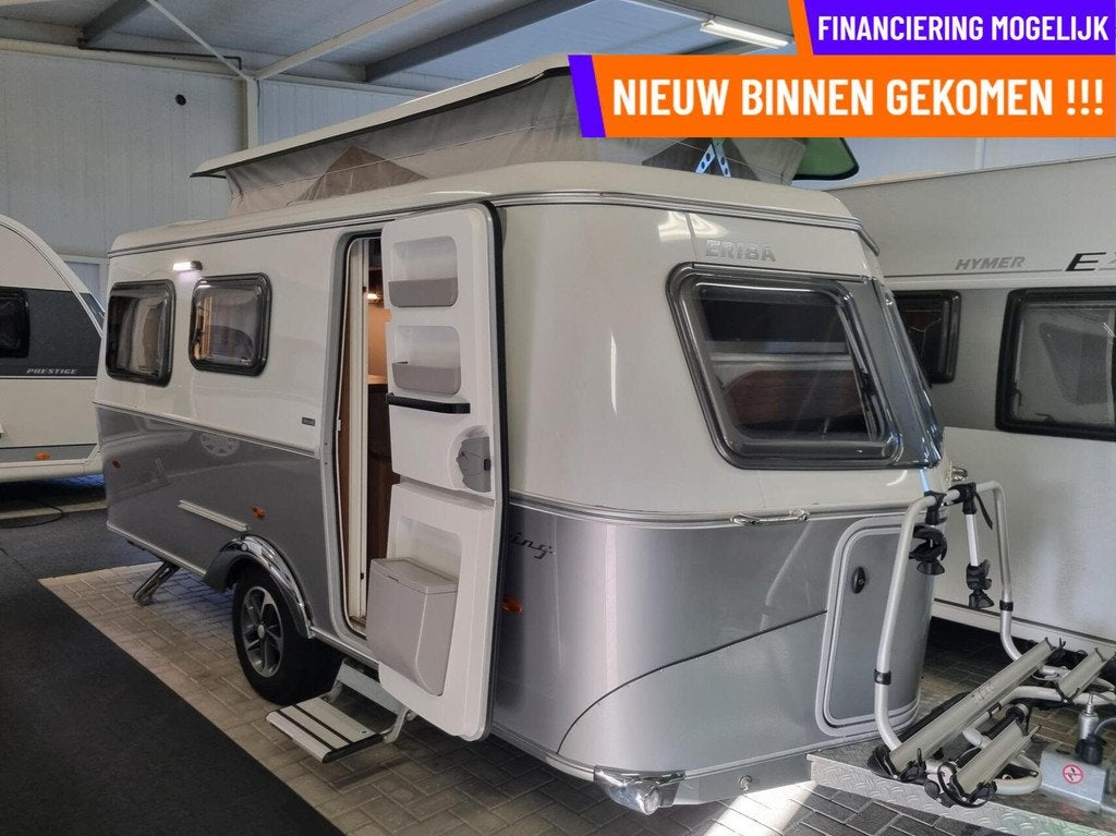 Eriba TOURING 560 STAPELBED + HEFDAK + VOORTENT + AUTARK, Bedrijf, 5 tot 6 meter, Eriba, Hordeur