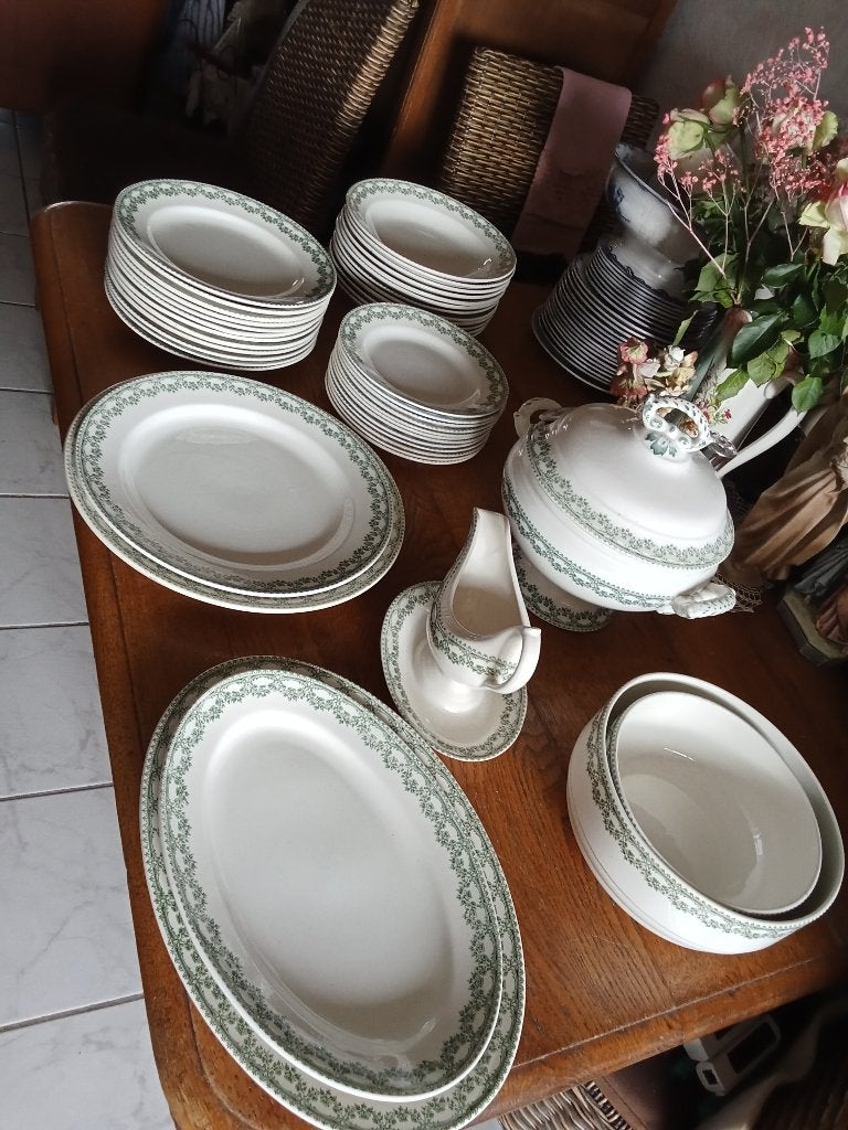 te koop 12 persoons eetservies Boch la Louviere Carlotta, Ophalen