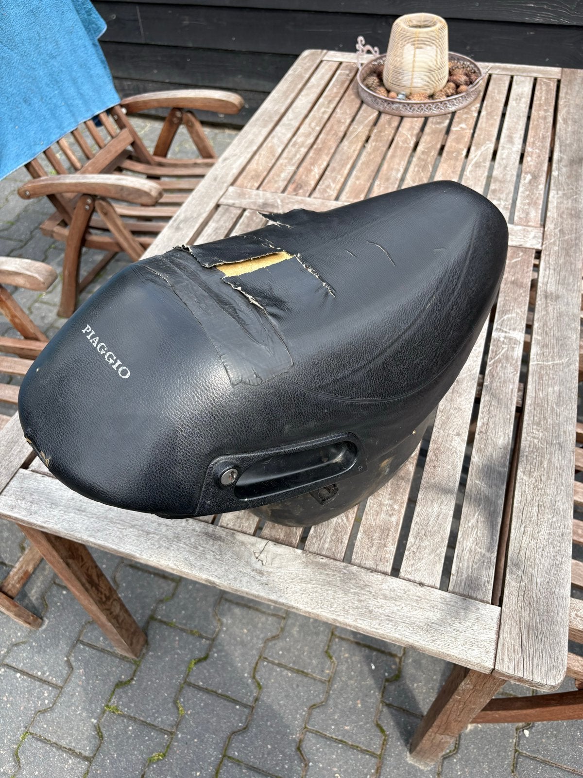 Piaggio Zip type 1 Zadel - Gebruikt met beschadigingen, Fietsen en Brommers, Ophalen of Verzenden, Gebruikt, Zadel, Piaggio