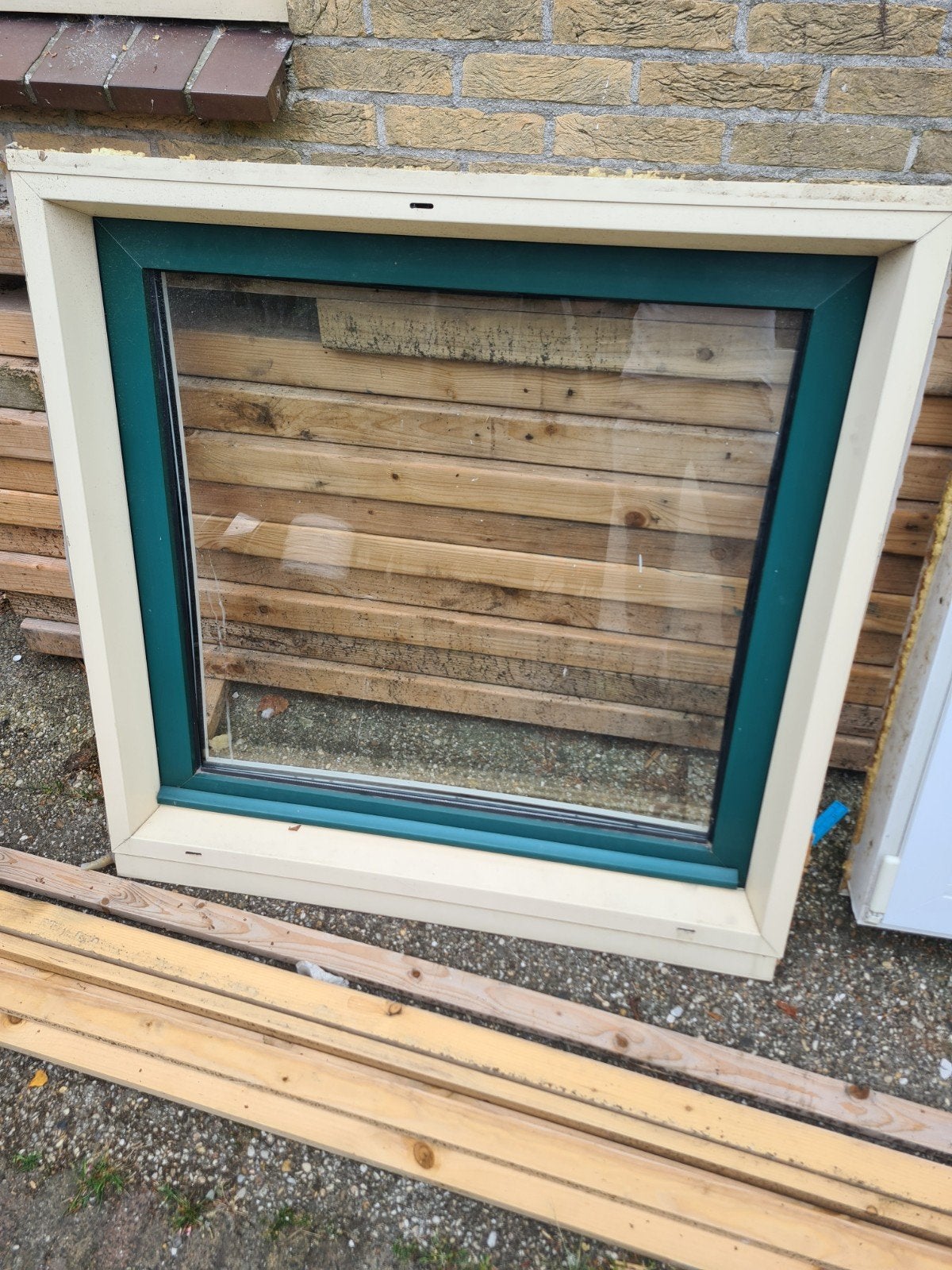 Twee kunststof kozijnen met dubbelglas, Ophalen, Gevelraam of Ruit, Gebruikt, 80 tot 120 cm
