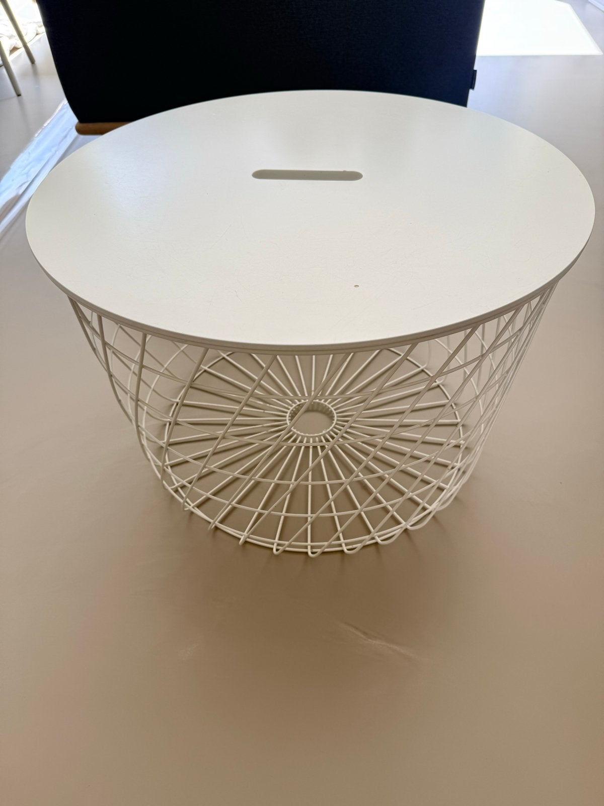 Ikea Kvistbro salontafel/bijzettafel wit 61 cm, Huis en Inrichting, Ophalen, Minder dan 45 cm, Gebruikt, Metaal of Aluminium