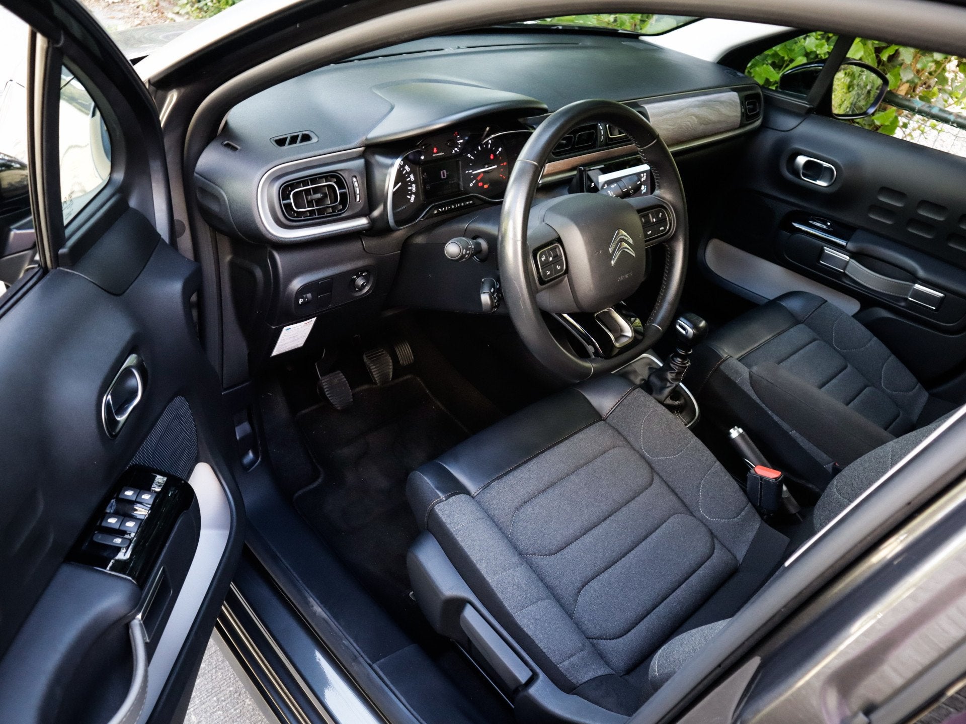 Citroën C3 1.2 PureTech Shine 1e-Eig. & Dealer-Onderh BOVAG, Voorwielaandrijving, 12 maanden, 450 kg, Euro 6