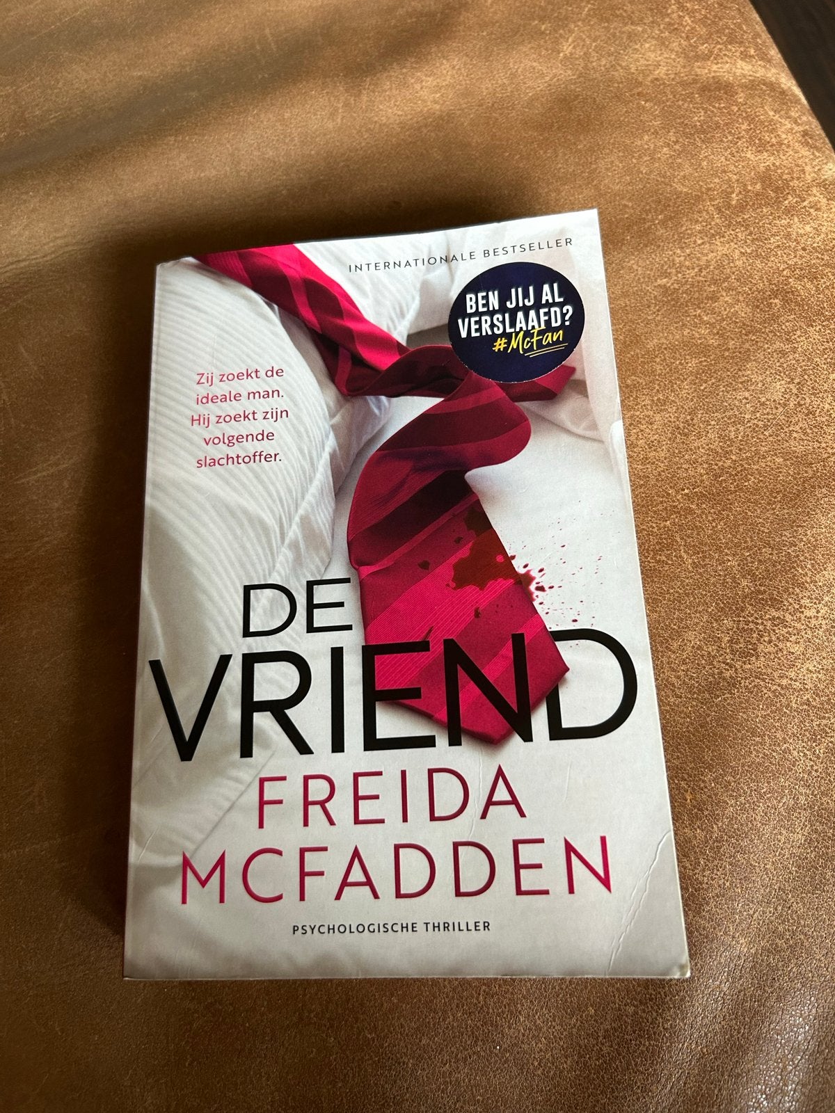 De Vriend - Freida McFadden (Psychologische thriller), Ophalen of Verzenden, Zo goed als nieuw, Nederland