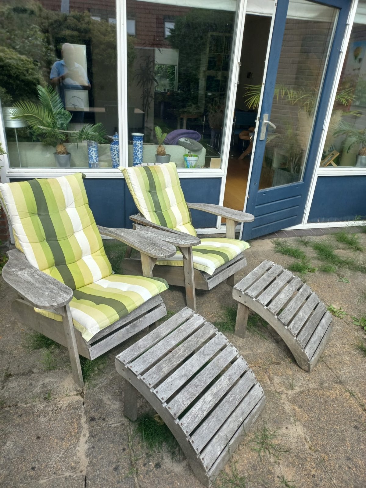 Twee houten tuinstoelen met voetenbankjes, Tuin en Terras, Tuinsets en Loungesets, Gebruikt, Stoel, Tuinset, Hout