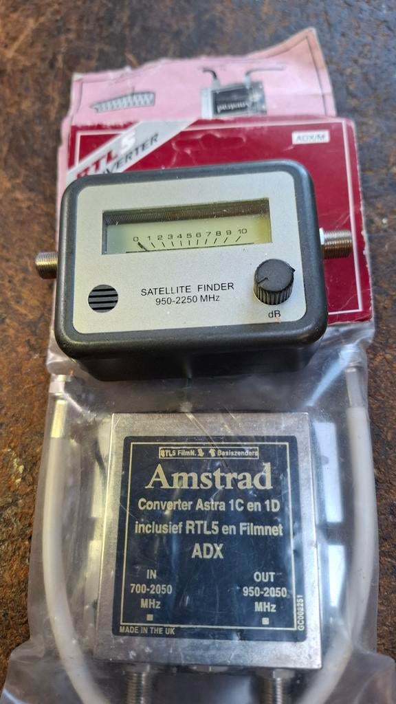 Satelliet finder en Amstrad converter, Audio, Tv en Foto, Audiokabels en Televisiekabels, Ophalen of Verzenden