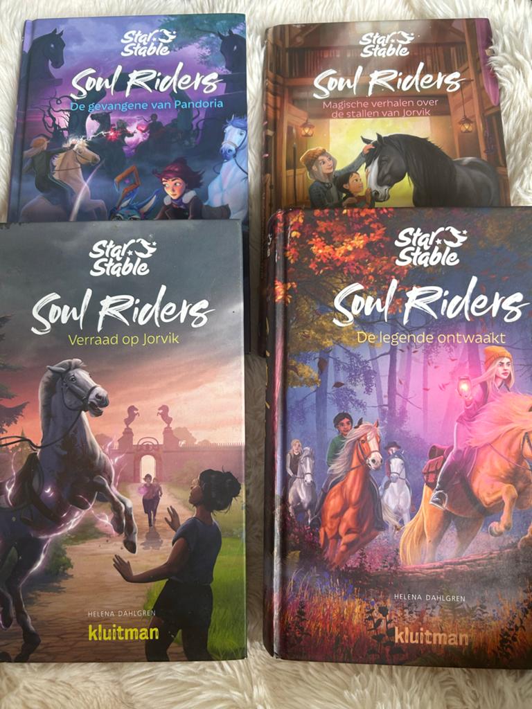 Star Stable Soul Riders boeken (4 stuks), Boeken, Kinderboeken | Jeugd | 10 tot 12 jaar, Ophalen of Verzenden, Zo goed als nieuw