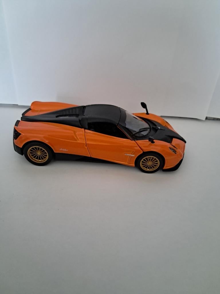 Mooie schaalauto 1:32 - Zo goed als nieuw, Hobby en Vrije tijd, Modelauto's | 1:32, Ophalen of Verzenden, Zo goed als nieuw, Auto