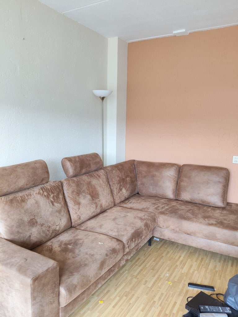 Comfortabele Hoekbank - Bruin Suede Look, Huis en Inrichting, Banken | Bankstellen, Modern, Comfortabel, 250 tot 300 cm, Gebruikt