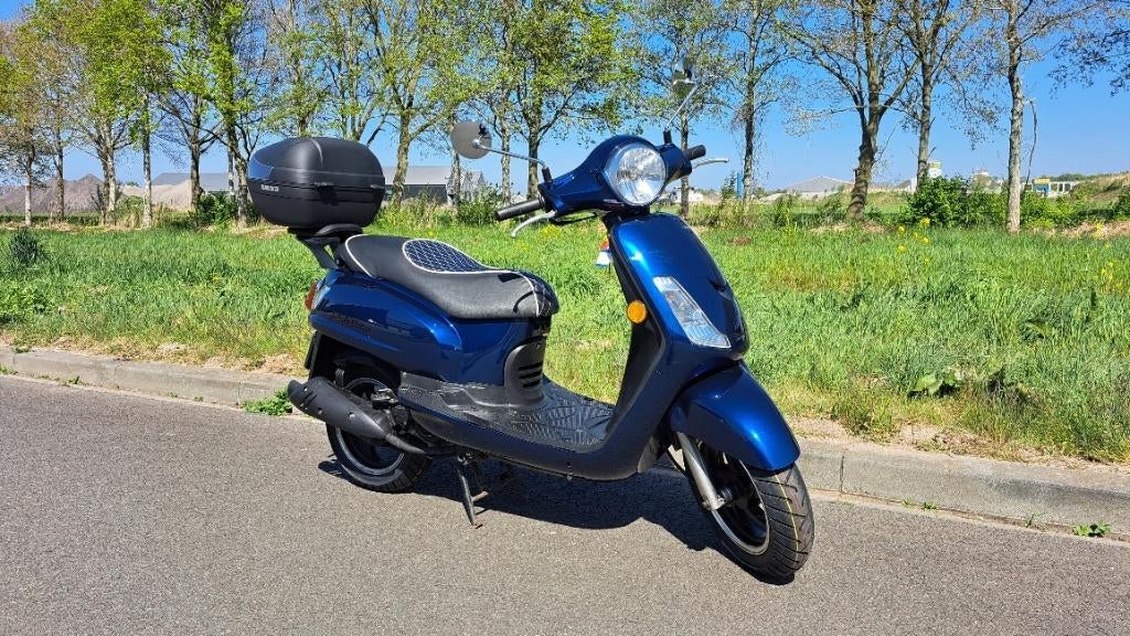 Erg nette Sym Fiddle Incl. 3 maanden garantie, Fietsen en Brommers, Scooters | SYM, Maximaal 45 km/u, Zo goed als nieuw, Benzine