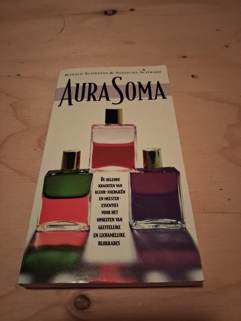 R.P. Schweppe - Aura Soma, Boeken, Achtergrond en Informatie, Ophalen of Verzenden, Zo goed als nieuw, R.P. Schweppe; A.A. Schwarz