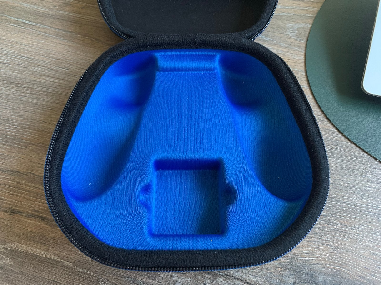 Nacon Controller Case Geschikt voor PS4, PS5 Xbox Controller, Ophalen of Verzenden, Zo goed als nieuw, Overige typen, PlayStation 4