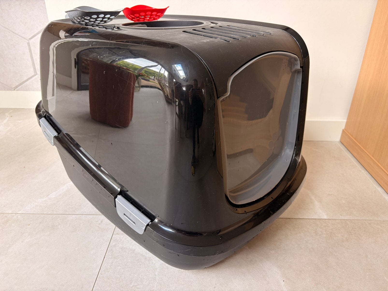 PeeWee XXL kattenbak zwart + 2 schepjes + halve zak korrels, Ophalen, Zo goed als nieuw, Gesloten