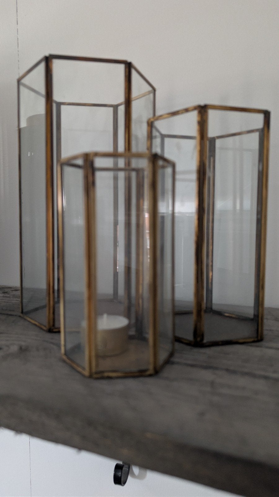 Goudkleurige windlichten, Ophalen