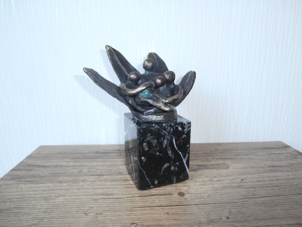 Brons Beeld  Gezin 4 Personen op een Lotusbloem, Ophalen of Verzenden, Zo goed als nieuw, Mens