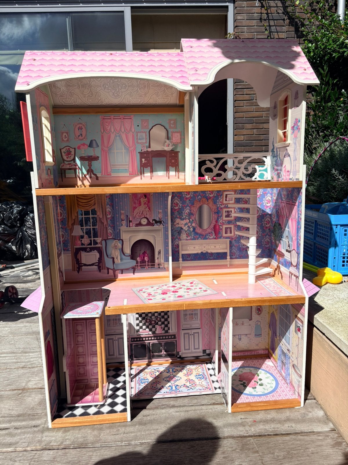 Groot houten barbiehuis, Ophalen, Gebruikt, Poppenhuis