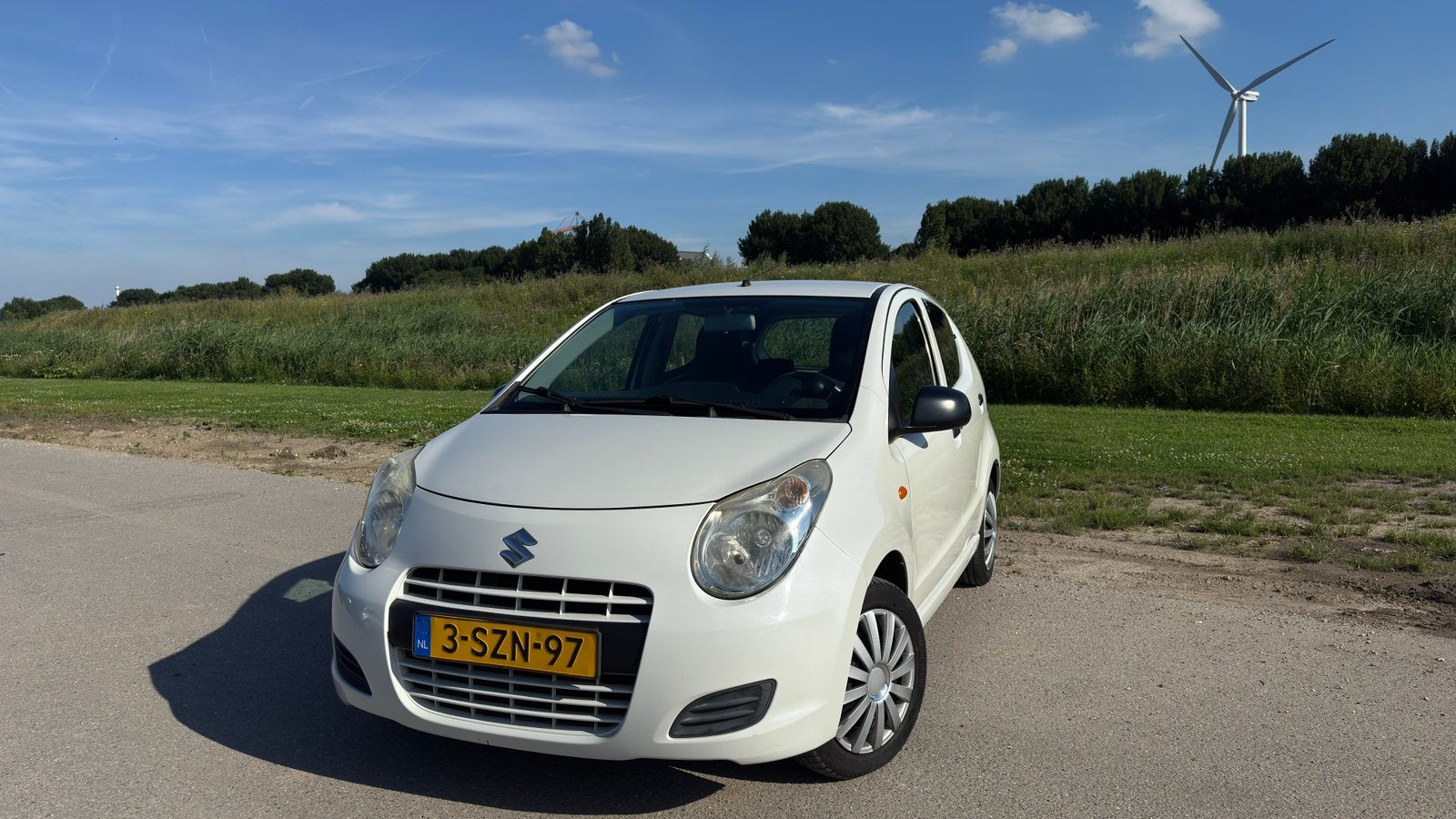 Suzuki Alto 1.0 COMFORT EASSS/ 2014/Wit/NAP/Airco/5 DRS, Auto's, Voorwielaandrijving, 200 kg, 4 stoelen, Origineel Nederlands
